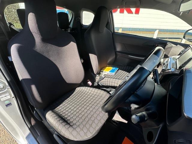 トヨタ ｉＱ １．０ １００Ｇ H21年 (関東) 99