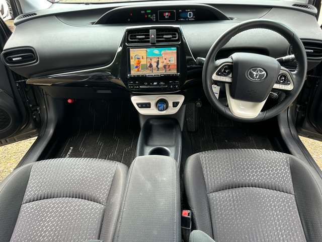 トヨタ プリウス １．８ Ｓ Ｅ－ＦＯＵＲ ４ＷＤ H28年 (関東) 99