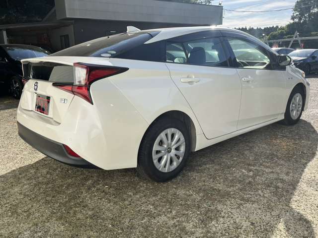 トヨタ プリウス １．８ Ｓ R1年 (関東) 99