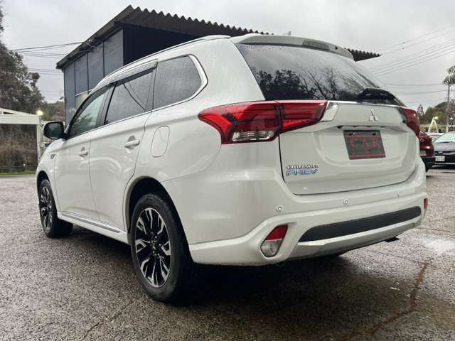 三菱 アウトランダーＰＨＥＶ ２．０ Ｇ セーフティパッケージ ４ＷＤ H28年 (関東) 99