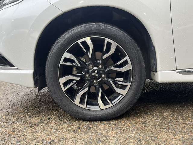 三菱 アウトランダーＰＨＥＶ ２．０ Ｇ セーフティパッケージ ４ＷＤ H28年 (関東) 99
