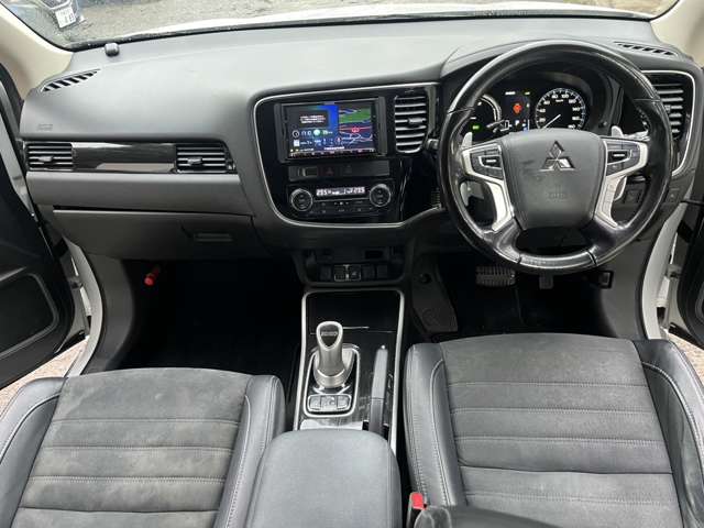 三菱 アウトランダーＰＨＥＶ ２．０ Ｇ セーフティパッケージ ４ＷＤ H28年 (関東) 99