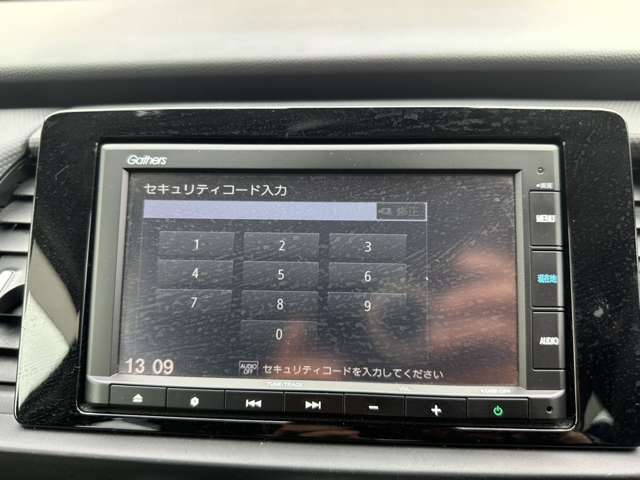 ホンダ フィット　ハイブリッド １．５ Ｅ：ＨＥＶ ベーシック R3年 (関東) 99