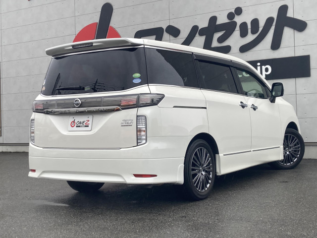 日産 エルグランド ２．５ ２５０ハイウェイスター プレミアム アーバンクロム H29年 (四国) 99