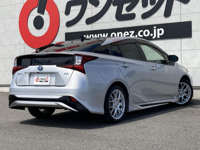 トヨタ プリウス １．８ Ｓ ツーリングセレクション R1年 (四国) 99