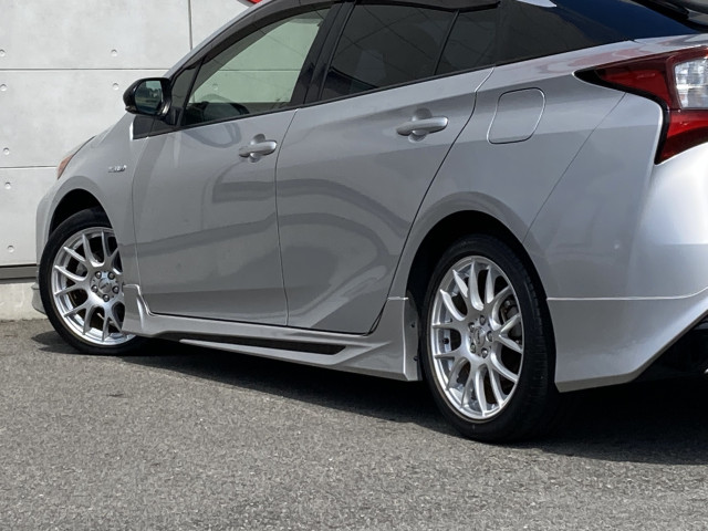 トヨタ プリウス １．８ Ｓ ツーリングセレクション R1年 (四国) 99