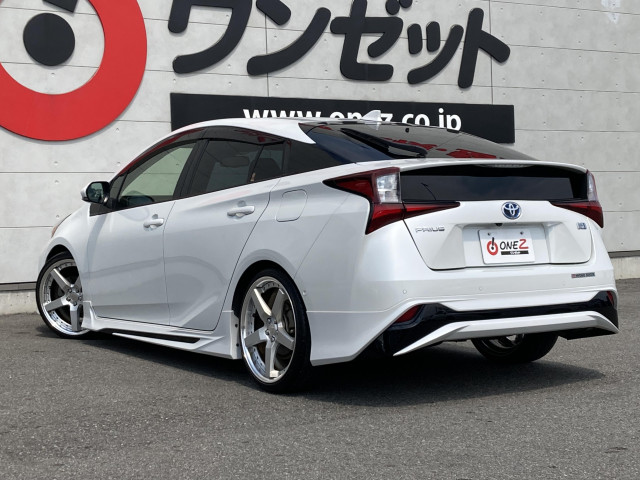 トヨタ プリウス １．８ Ａ ツーリングセレクション R3年 (四国) 99