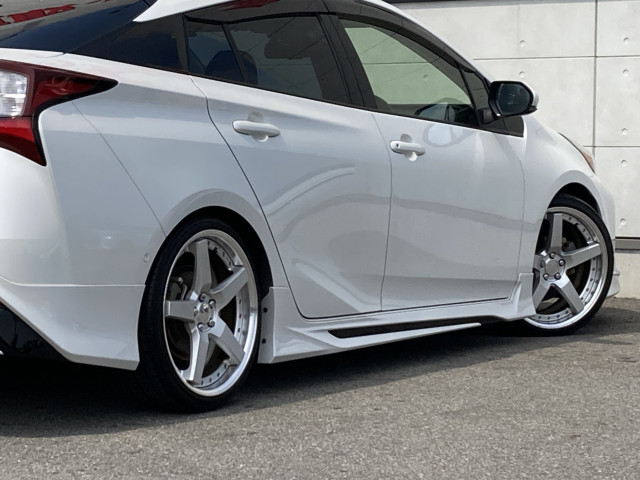 トヨタ プリウス １．８ Ａ ツーリングセレクション R3年 (四国) 99