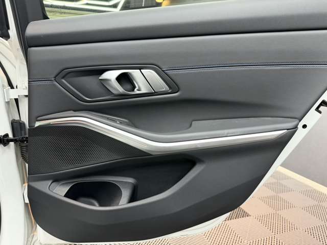 ＢＭＷ ３シリーズ ３２０Ｄ Ｘドライブ Ｍスポーツ ディーゼルターボ ４ＷＤ R5年 (関東) 99