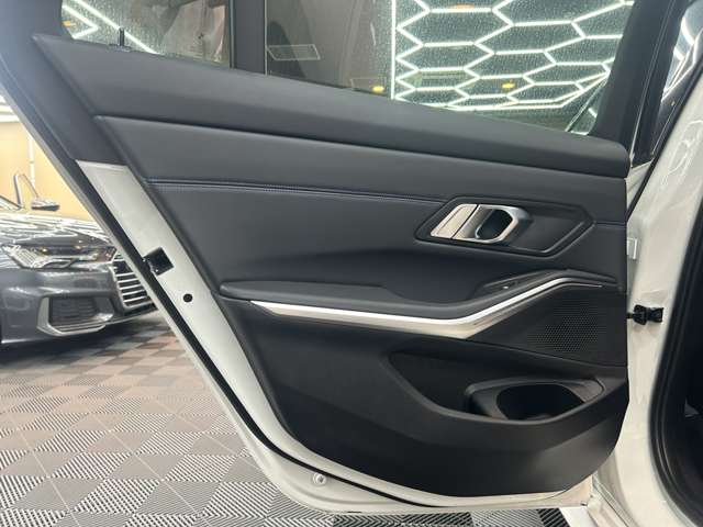 ＢＭＷ ３シリーズ ３２０Ｄ Ｘドライブ Ｍスポーツ ディーゼルターボ ４ＷＤ R5年 (関東) 99
