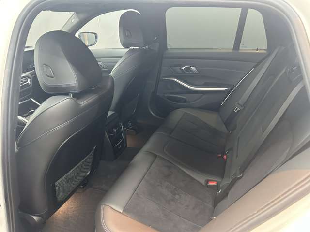 ＢＭＷ ３シリーズ ３２０Ｄ Ｘドライブ Ｍスポーツ ディーゼルターボ ４ＷＤ R5年 (関東) 99