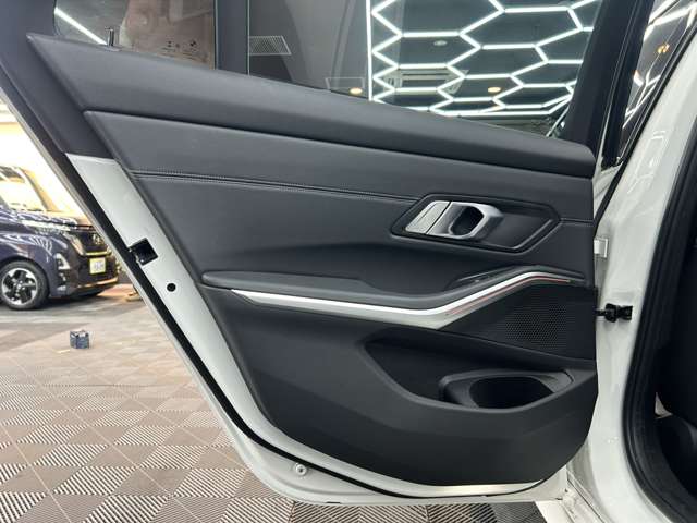 ＢＭＷ ３シリーズ ３２０Ｄ Ｘドライブ エディション ジョイプラス ディーゼルターボ ４ＷＤ R3年 (関東) 99