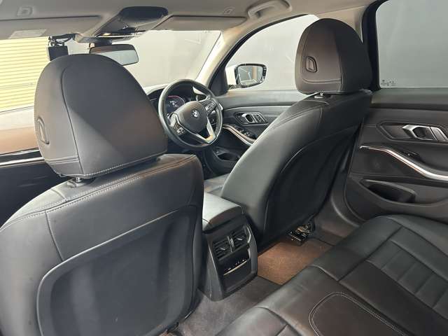 ＢＭＷ ３シリーズ ３２０Ｄ Ｘドライブ エディション ジョイプラス ディーゼルターボ ４ＷＤ R3年 (関東) 99