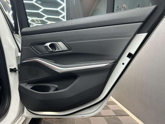ＢＭＷ ３シリーズ ３２０Ｄ Ｘドライブ エディション ジョイプラス ディーゼルターボ ４ＷＤ R3年 (関東) 99