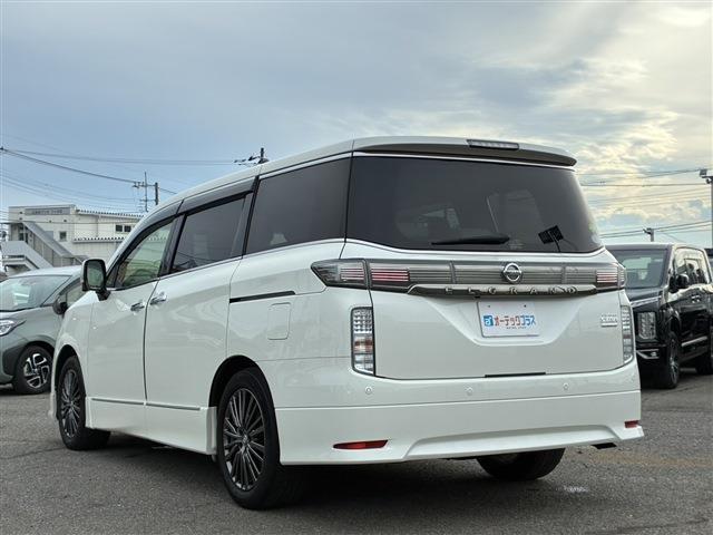 日産 エルグランド ３．５ ３５０ハイウェイスター ホワイトレザー アーバンクロム H29年 (関東) 99