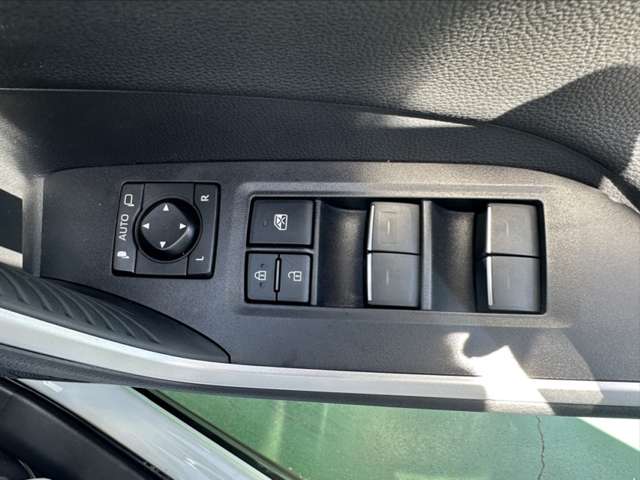 トヨタ ＲＡＶ４　ＰＨＶ ２．５ ブラック トーン Ｅ－ＦＯＵＲ ４ＷＤ R3年 (東海) 99