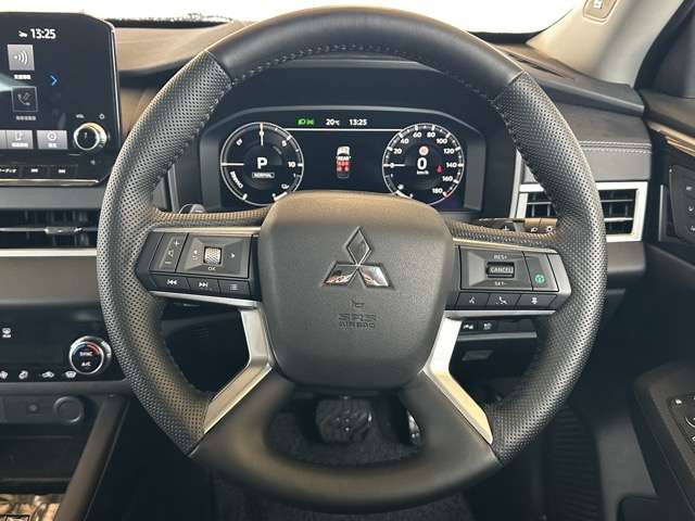 三菱 アウトランダーＰＨＥＶ ＰＨＥＶ ２．４ Ｐ ４ＷＤ R5年 (東海) 99