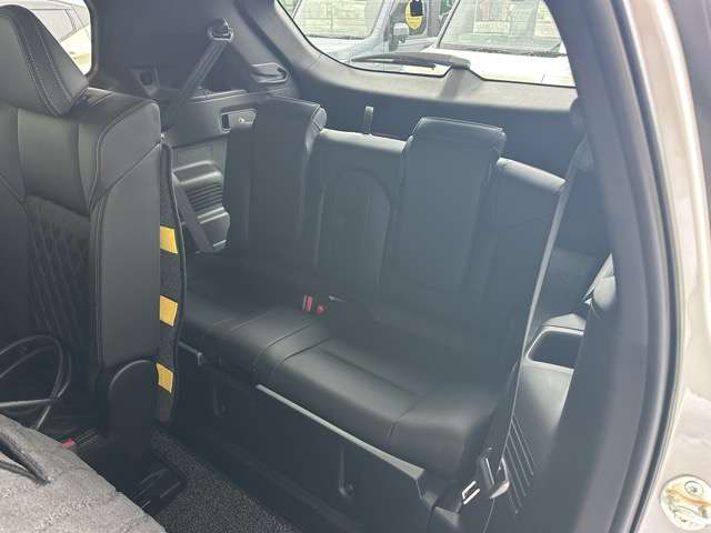 三菱 アウトランダーＰＨＥＶ ＰＨＥＶ ２．４ Ｐ ４ＷＤ R5年 (東海) 99