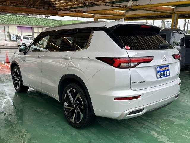 三菱 アウトランダーＰＨＥＶ ＰＨＥＶ ２．４ Ｐ ４ＷＤ R5年 (東海) 99