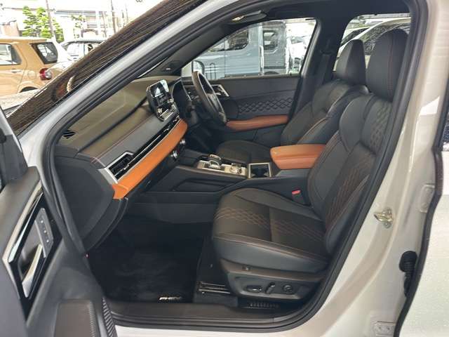 三菱 アウトランダーＰＨＥＶ ＰＨＥＶ ２．４ Ｐ ４ＷＤ R5年 (東海) 99
