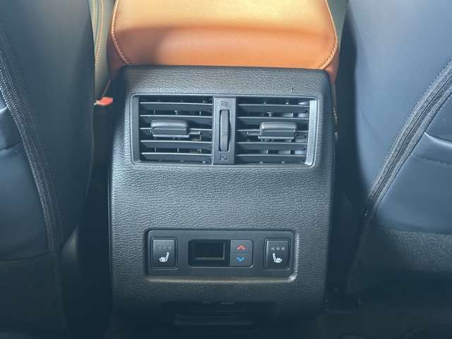 三菱 アウトランダーＰＨＥＶ ＰＨＥＶ ２．４ Ｐ ４ＷＤ R5年 (東海) 99