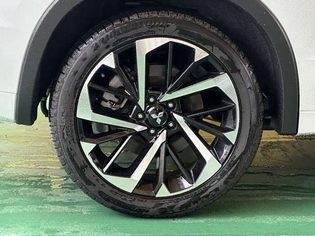 三菱 アウトランダーＰＨＥＶ ＰＨＥＶ ２．４ Ｐ ４ＷＤ R5年 (東海) 99