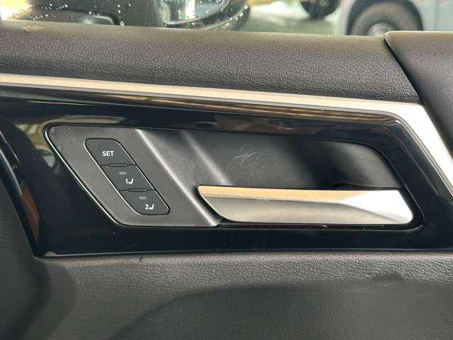 三菱 アウトランダーＰＨＥＶ ＰＨＥＶ ２．４ Ｐ ４ＷＤ R5年 (東海) 99