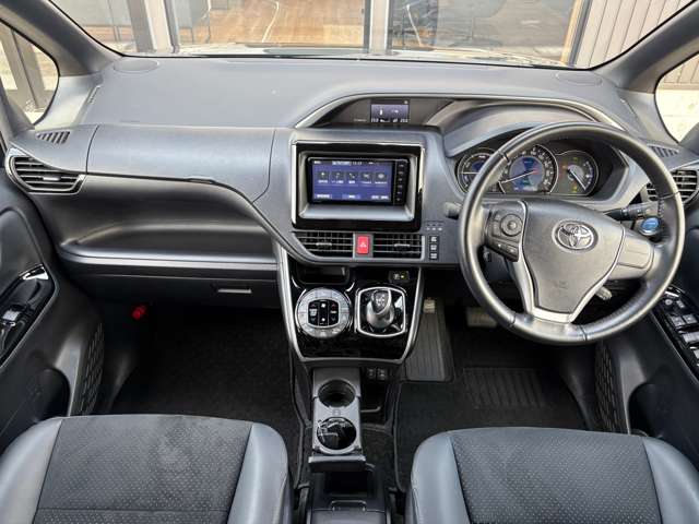 トヨタ ヴォクシー １．８ ハイブリッド ＺＳ 煌ＩＩＩ R3年 (東海) 99