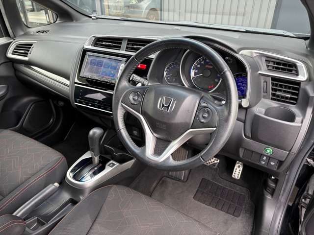 ホンダ フィット １．５ ＲＳ H25年 (東海) 99