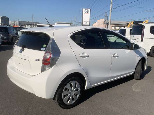 トヨタ アクア １．５ Ｓ H26年 (東海) 99