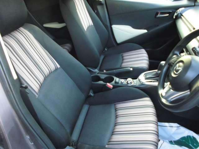 マツダ デミオ １．３ １３Ｓ アーバン スタイリッシュ モード ４ＷＤ H28年 (甲信越・北陸) 99
