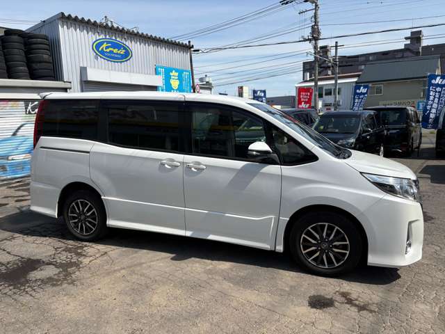 トヨタ ノア ２．０ ＳＩ ４ＷＤ H28年 (北海道) 99