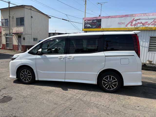 トヨタ ノア ２．０ ＳＩ ４ＷＤ H28年 (北海道) 99