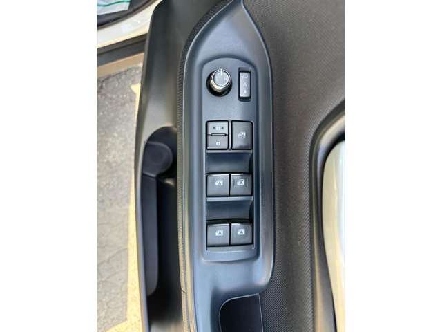 トヨタ ノア ２．０ ＳＩ ４ＷＤ H28年 (北海道) 99