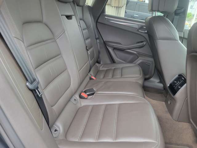 ポルシェ マカン ＧＴＳ ＰＤＫ ４ＷＤ H28年 (関東) 99
