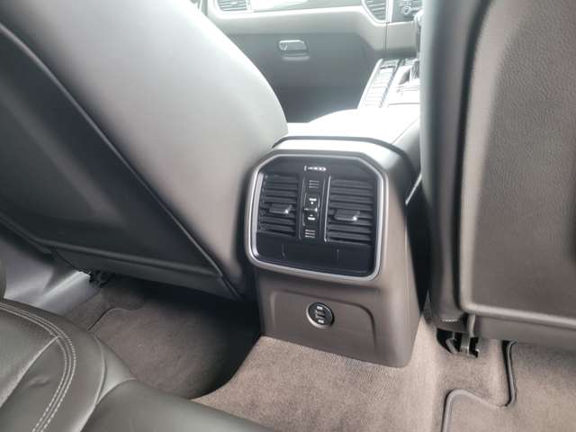 ポルシェ マカン ＧＴＳ ＰＤＫ ４ＷＤ H28年 (関東) 99