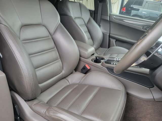 ポルシェ マカン ＧＴＳ ＰＤＫ ４ＷＤ H28年 (関東) 99