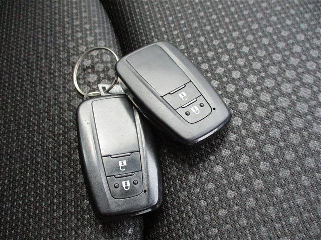 トヨタ プリウス １．８ Ｓ R1年 (東北) 99