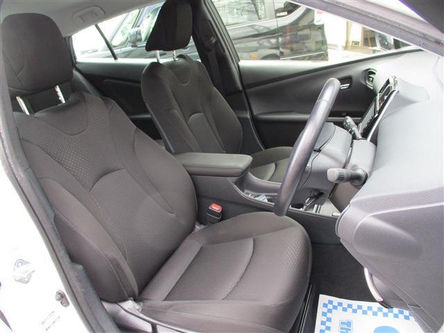 トヨタ プリウス １．８ Ｓ R1年 (東北) 99