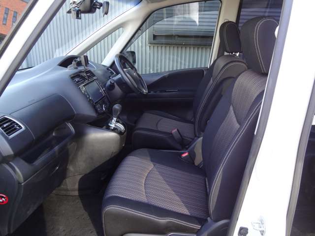 日産 セレナ ２．０ ハイウェイスター Ｖエアロモード＋ＳＡＦＥＴＹ Ｓ－ＨＹＢＲＩＤ H27年 (関東) 99