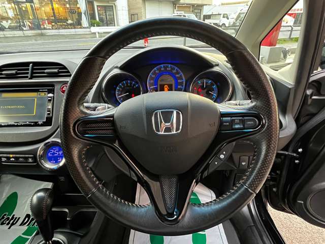 ホンダ フィット　シャトル　ハイブリッド １．３ スマートセレクション 助手席回転シート車 H26年 (関東) 99
