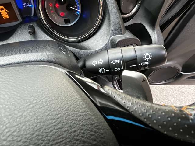 ホンダ フィット　シャトル　ハイブリッド １．３ スマートセレクション 助手席回転シート車 H26年 (関東) 99