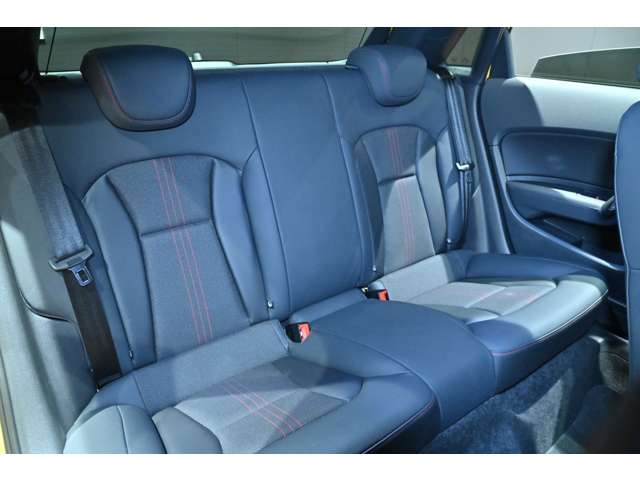アウディ Ｓ１　スポーツバック ２．０ ４ＷＤ H27年 (関東) 99
