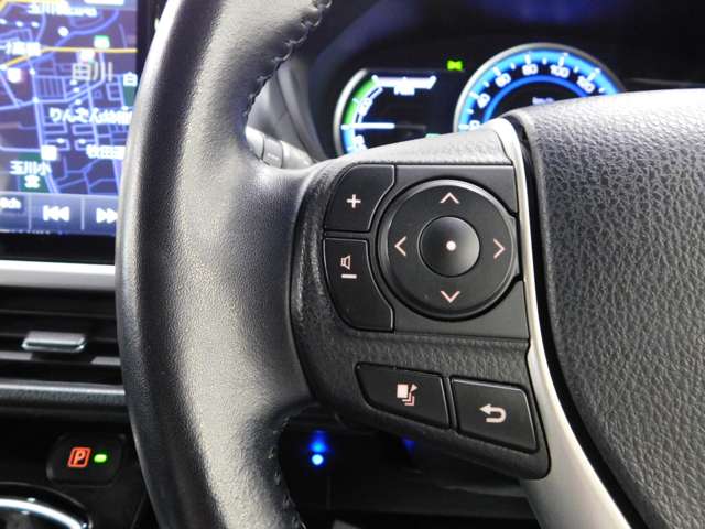 トヨタ ヴォクシー １．８ ハイブリッド ＺＳ 煌ＩＩ H29年 (近畿) 99