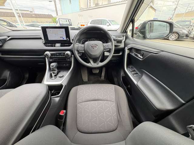 トヨタ ＲＡＶ４ ２．５ ハイブリッド Ｘ Ｅ－ＦＯＵＲ ４ＷＤ R4年 (近畿) 99