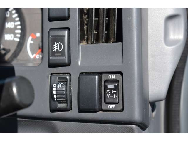 いすゞ エルフ ３．０ ハイキャブ ロング フルフラットロー ディーゼルターボ H27年 (近畿) 99
