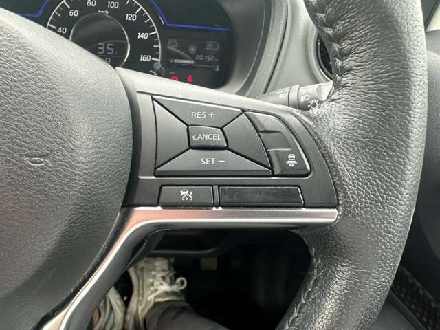 日産 ノート １．２ Ｅ－ＰＯＷＥＲ メダリスト R1年 (中国) 99