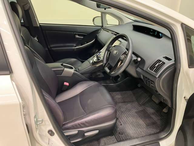 トヨタ プリウス １．８ Ｓ ツーリングセレクション マイコーデ H25年 (中国) 99