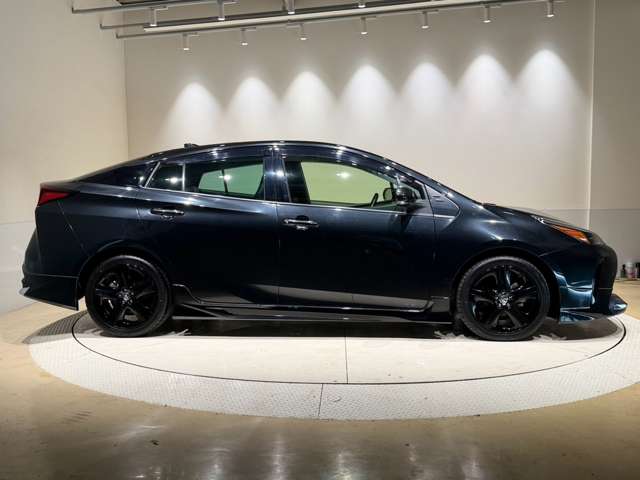 トヨタ プリウス １．８ Ｓ ツーリングセレクション ブラックエディション R3年 (中国) 99