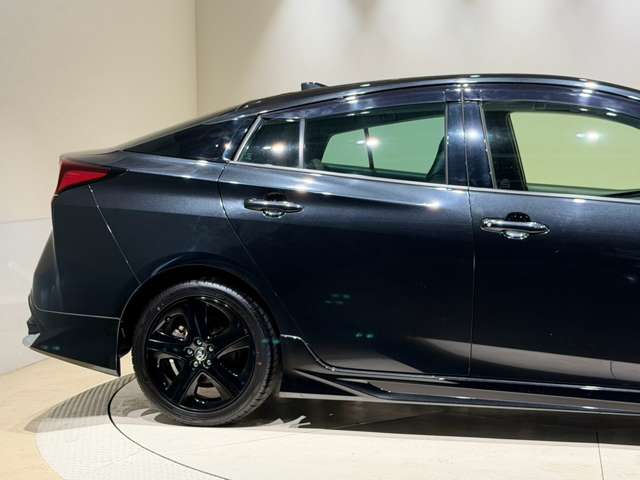 トヨタ プリウス １．８ Ｓ ツーリングセレクション ブラックエディション R3年 (中国) 99